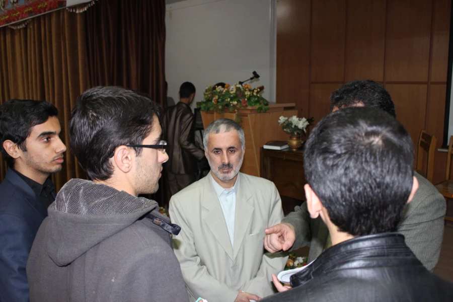 نشست صمیمی رئیس هسته گزینش استان با دانشجویان