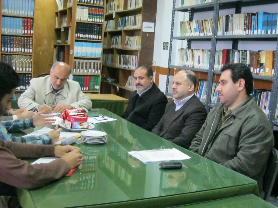 کتابخانه ها هم مثل مساجد، سنگر اند