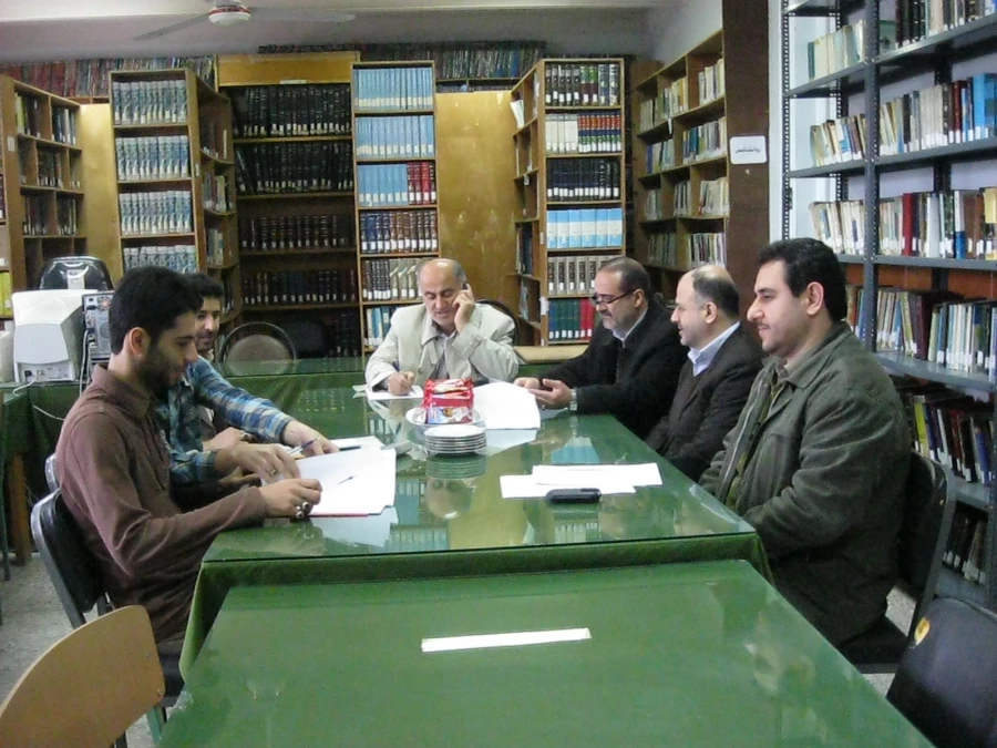 کتابخانه ها هم مثل مساجد، سنگر اند