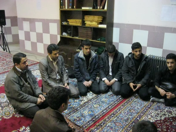 یازده پله زمین رفت به سمت ملکوت یک قدم مانده...