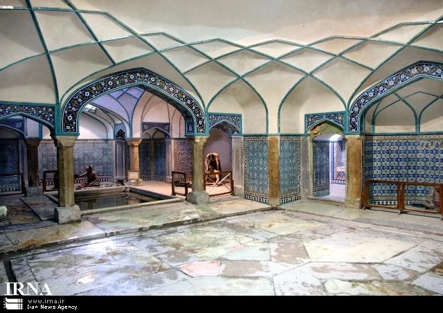 بازدید دانشجومعلمان پردیس امام علی (ع) از حمام گنجعلی خان