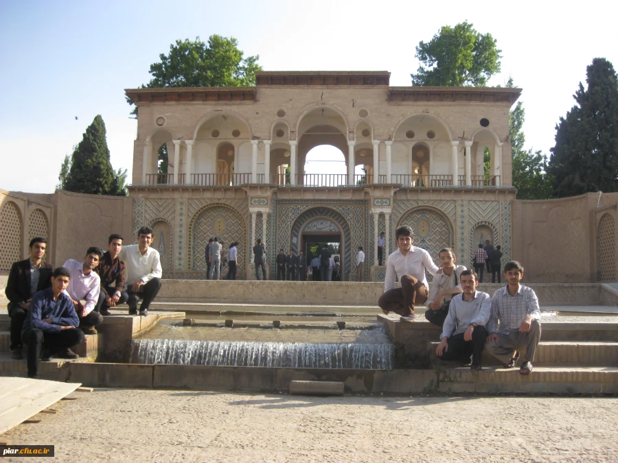 بازدید دانشجومعلمان پردیس امام علی (ع) گیلان  ازباغ شاهزاده ماهان کرمان