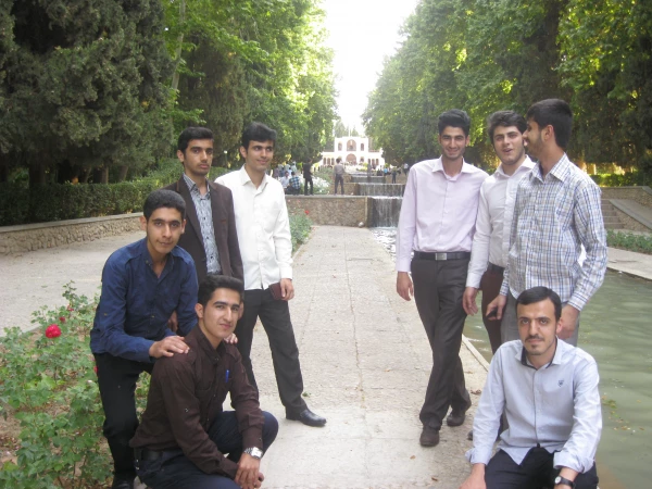 بازدید دانشجومعلمان پردیس امام علی (ع) گیلان  ازباغ شاهزاده ماهان کرمان