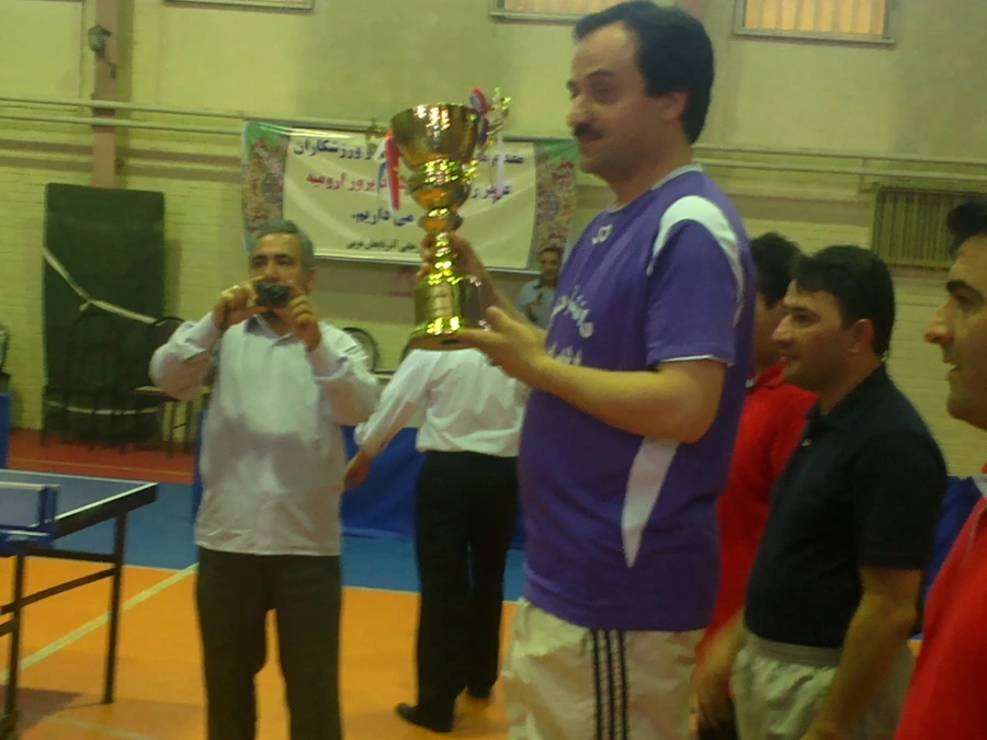 "قهرمان کسی است که بر نفس خود غلبه کند "پیامبر (ص)