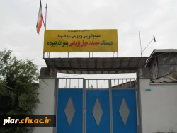 حضور یک جوان مؤمن و متدین  در یک مجموعه ى روستائى، در بین جوانان و مردم، مظهر مجسم آیه ى قرآن است.
                                                                                                                                      مقام معظم رهبری