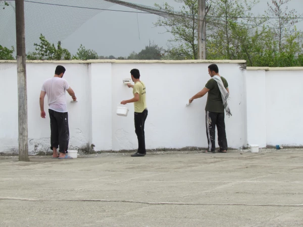 حضور یک جوان مؤمن و متدین  در یک مجموعه ى روستائى، در بین جوانان و مردم، مظهر مجسم آیه ى قرآن است.
                                                                                                                                      مقام معظم رهبری