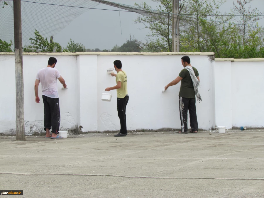 حضور یک جوان مؤمن و متدین  در یک مجموعه ى روستائى، در بین جوانان و مردم، مظهر مجسم آیه ى قرآن است.
                                                                                                                                      مقام معظم رهبری
