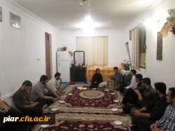 حضور یک جوان مؤمن و متدین  در یک مجموعه ى روستائى، در بین جوانان و مردم، مظهر مجسم آیه ى قرآن است.
                                                                                                                                      مقام معظم رهبری