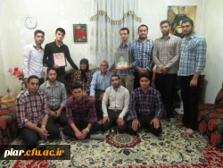 حضور یک جوان مؤمن و متدین  در یک مجموعه ى روستائى، در بین جوانان و مردم، مظهر مجسم آیه ى قرآن است.
                                                                                                                                      مقام معظم رهبری