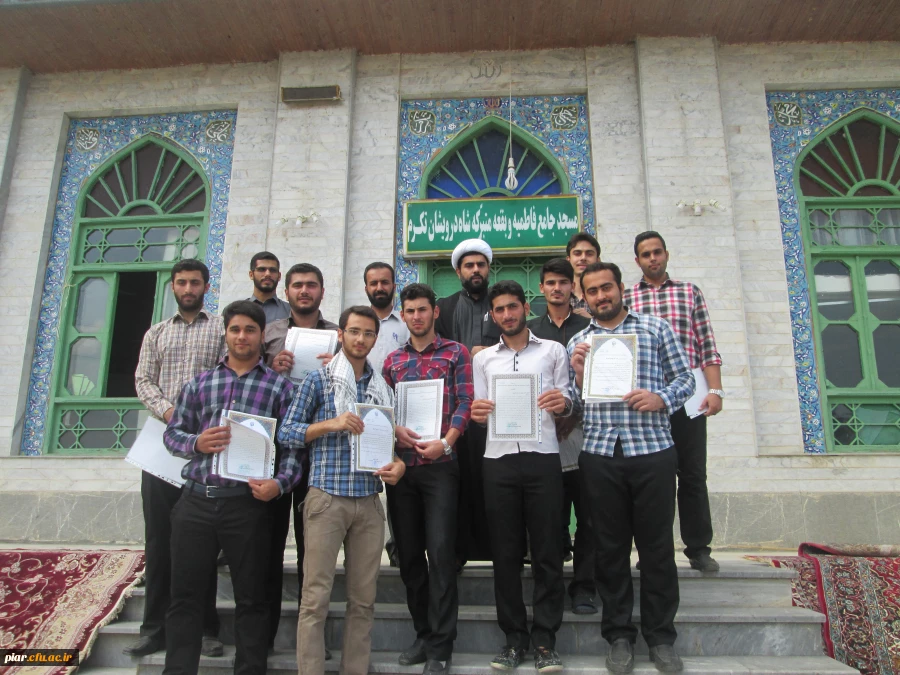 حضور یک جوان مؤمن و متدین  در یک مجموعه ى روستائى، در بین جوانان و مردم، مظهر مجسم آیه ى قرآن است.
                                                                                                                                      مقام معظم رهبری