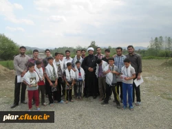 حضور یک جوان مؤمن و متدین  در یک مجموعه ى روستائى، در بین جوانان و مردم، مظهر مجسم آیه ى قرآن است.
                                                                                                                                      مقام معظم رهبری