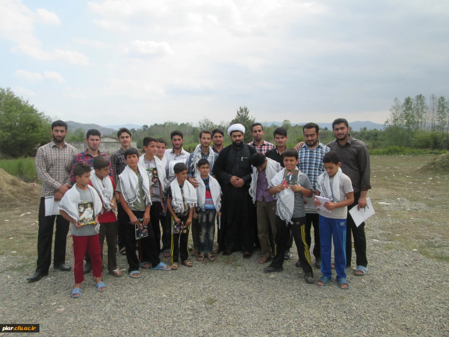 حضور یک جوان مؤمن و متدین  در یک مجموعه ى روستائى، در بین جوانان و مردم، مظهر مجسم آیه ى قرآن است.
                                                                                                                                      مقام معظم رهبری