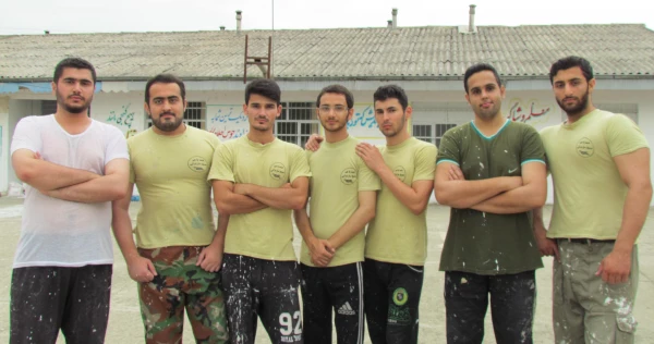 حضور یک جوان مؤمن و متدین در یک مجموعه ى روستائى، در بین جوانان و مردم، مظهر مجسم آیه ى قرآن است.
مقام معظم رهبری