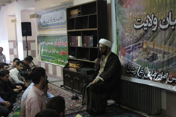 علیٌّ اَوَّلُ النّاسِ اِیماناً : حضرت علی علیه السّلام اوّلین کسی است که ایمان آورد