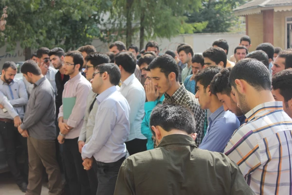 تقارن بهار تعلیم و تربیت با هفته دفاع مقدس مبارکباد