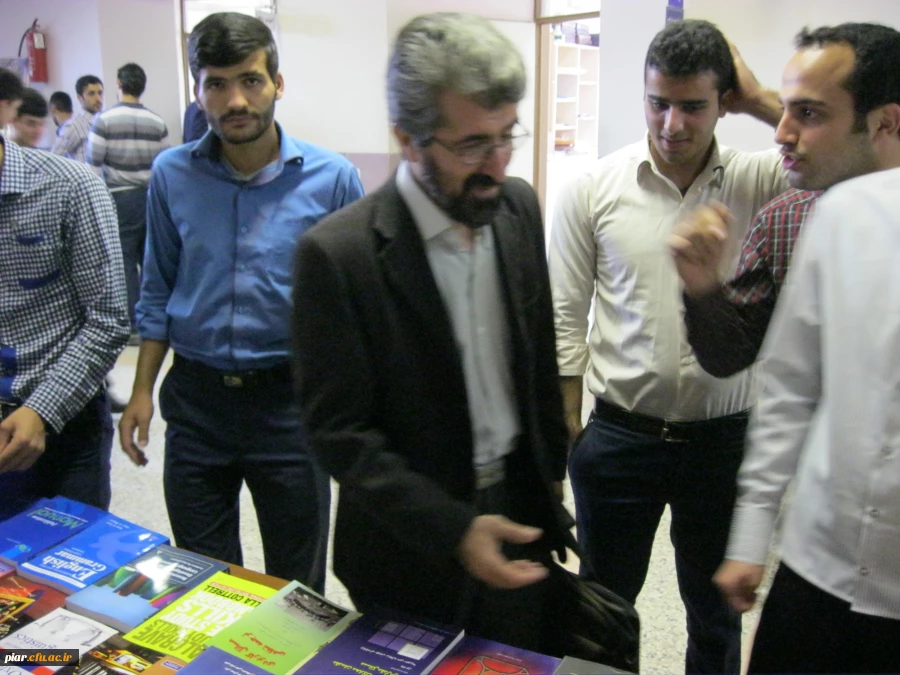 نمایش کتاب های اهدائی سازمان مرکزی به پردیس امام علی (ع) گیلان (برادران)