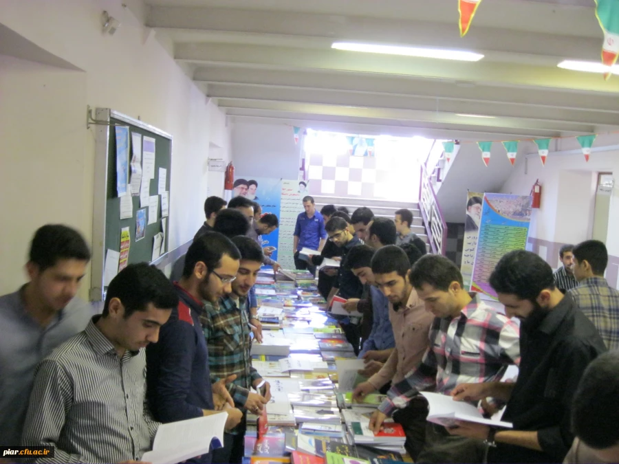 نمایش کتاب های اهدائی سازمان مرکزی به پردیس امام علی (ع) گیلان (برادران)