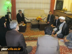 جانبازان عزیز ارزنده ترین یادگاریهاى دوران حماسه ى دفاع مقدس هستند. امام خامنه ای