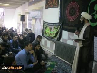 سیاه پوش بیست و هشتمین روز صفر، شانه به شانه آسمان فشرده در ابر مدینه مى گرییم.