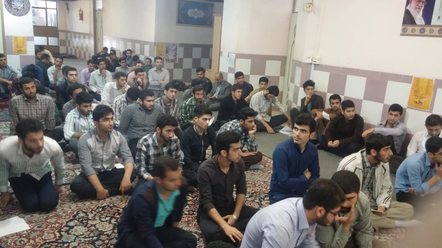 کرسی آزاد اندیشی "از توافق هسته ای تا جیب مردم"