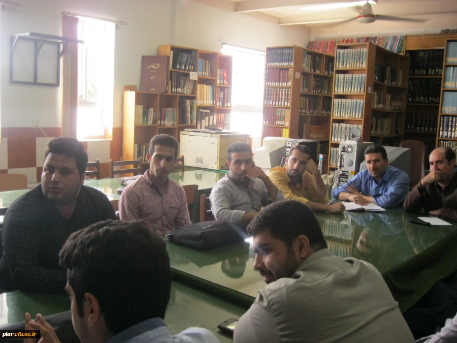 نشست صمیمی ،مسئولین کانون ها ،انجمن های علمی ،بسیج دانشجوئی ، شورای صنفی و هیأت مذهبی
با دکتر احد زاده