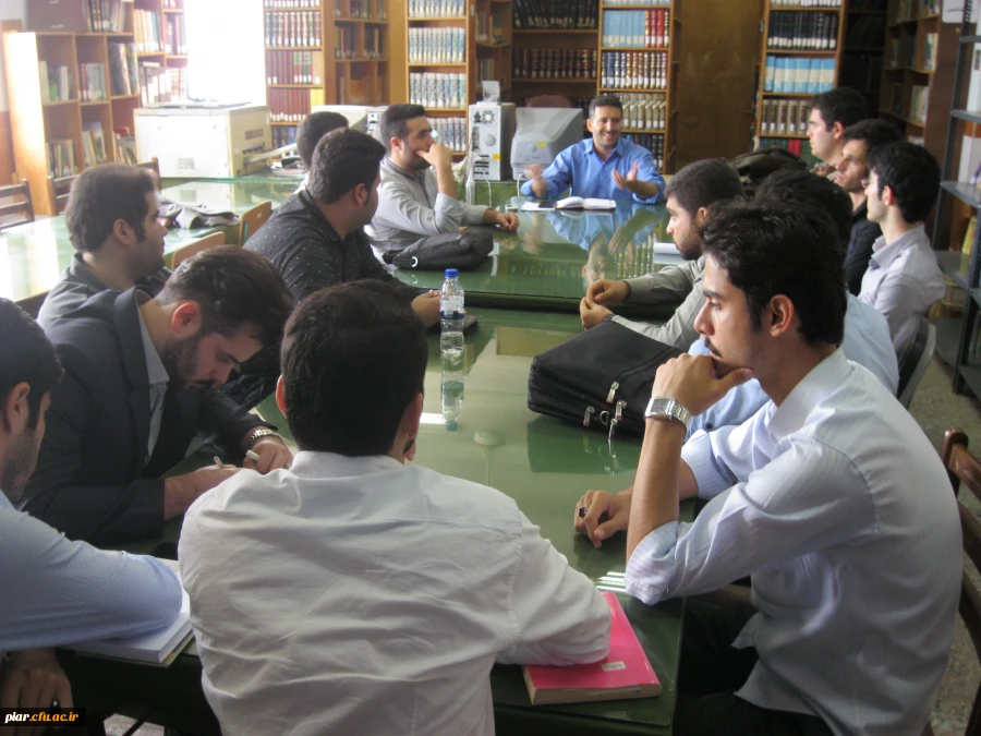 نشست صمیمی ،مسئولین کانون ها ،انجمن های علمی ،بسیج دانشجوئی ، شورای صنفی و هیأت مذهبی
با دکتر احد زاده