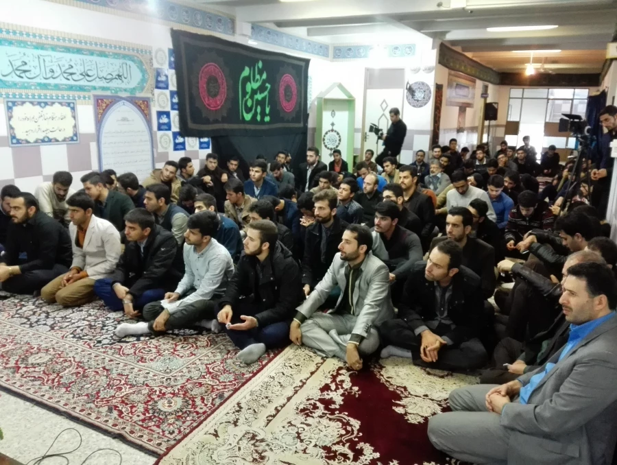 نشست صمیمی دانشجومعلمان با حضور رئیس پردیس امام علی (ع) ، معاونین و مسئول نهاد رهبری دانشگاه فرهنگیان گیلان