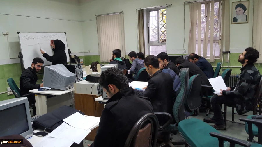 نشست صمیمی مدیر گروه علوم انسانی پردیس امام علی (ع) سرکار خانم حیدری با دانشجومعلمان