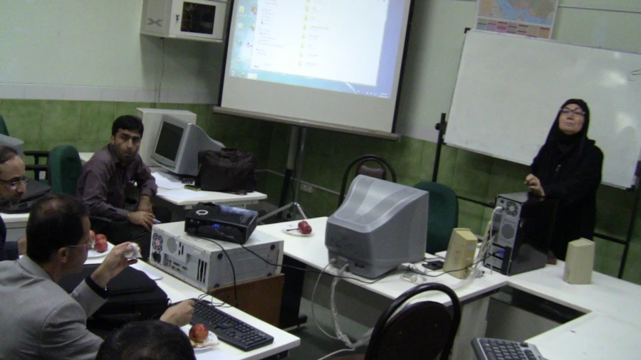 جلسه هم اندیشی مدیر گروه آموزشی پردیس امام علی (ع)