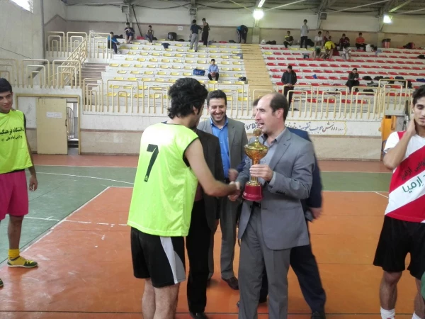 فینال مسابقات فوتسال پردیس ام علی (ع) به مناسبت 16آذر(روز دانشجو)