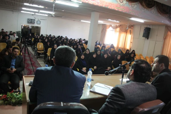 مناظره اساتید پیرامون اقتصاد مقاومتی