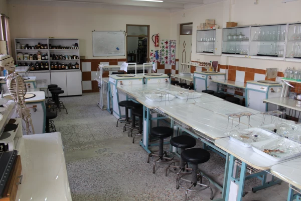 تجهیز و آماده سازی آزمایشگاه