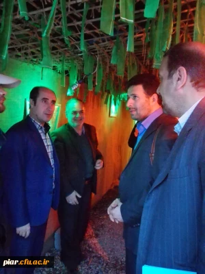 بازدید دکتر احدزاده از نمایشگاه یادواره شهدای گمنام