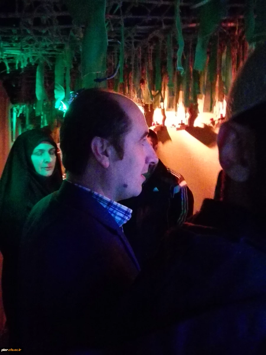 بازدید دکتر احدزاده از نمایشگاه یادواره شهدای گمنام