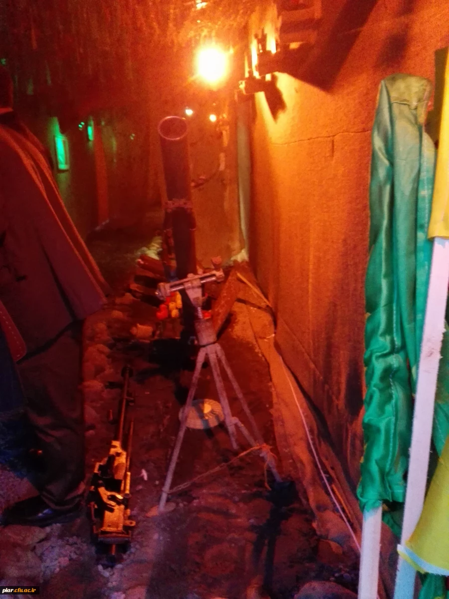 بازدید دکتر احدزاده از نمایشگاه یادواره شهدای گمنام