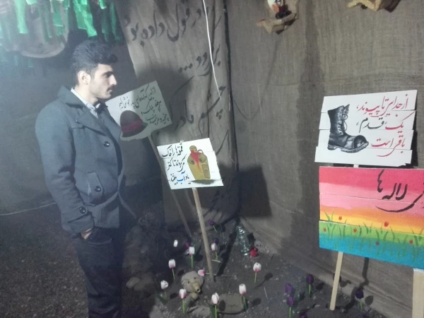 بازدید دکتر احدزاده از نمایشگاه یادواره شهدای گمنام