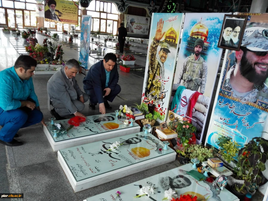حضور اساتید ،کارکنان و دانشجویان پردیس امام علی (ع) در گلباران مزار شهدا