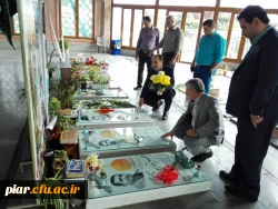 حضور اساتید ،کارکنان و دانشجویان پردیس امام علی (ع) در گلباران مزار شهدا