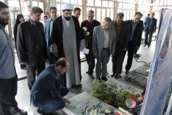 حضور اساتید ،کارکنان و دانشجویان پردیس امام علی (ع) در گلباران مزار شهدا