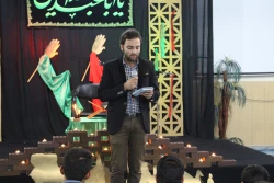 پرسیدم از هلال چرا قامتت خم است ؟ آهی کشید و گفت ماه محرم است...