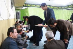 پرسیدم از هلال چرا قامتت خم است ؟ آهی کشید و گفت ماه محرم است...