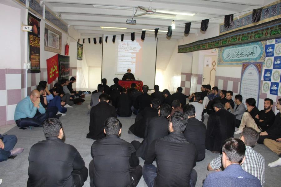 برگزاری مراسم  معنوی هفتمین روز محرم در پردیس امام علی (ع)