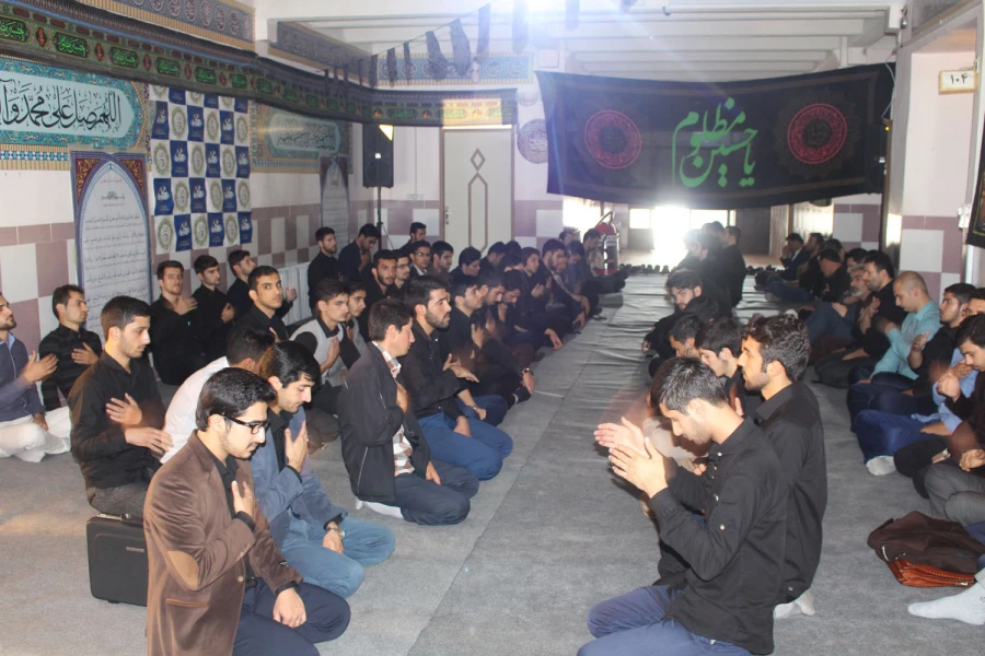 برگزاری مراسم  معنوی هفتمین روز محرم در پردیس امام علی (ع)