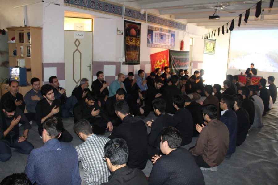 برگزاری مراسم  معنوی هفتمین روز محرم در پردیس امام علی (ع)