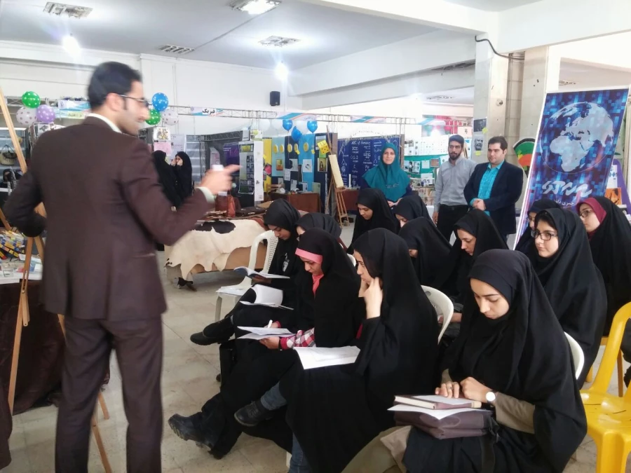 اجرای کارگاه  ویژه روش های تندخوانی در نمایشگاه هفته پژوهش