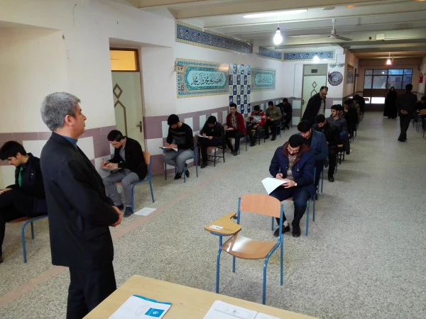 بازدید دکتر احد زاده از رونداجرائی  امتحانات نیمسال اول 95-96 درپردیس امام علی (ع)