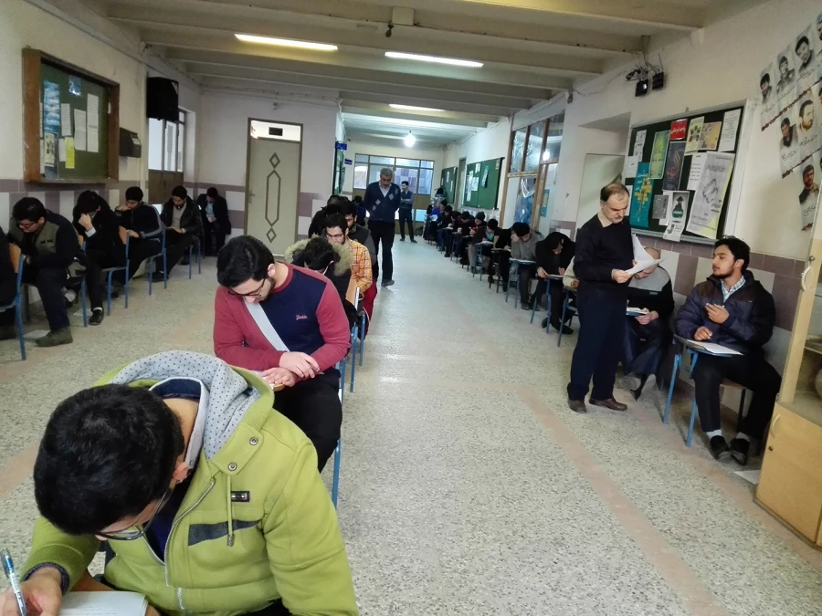 بازدید دکتر احد زاده از رونداجرائی  امتحانات نیمسال اول 95-96 درپردیس امام علی (ع)