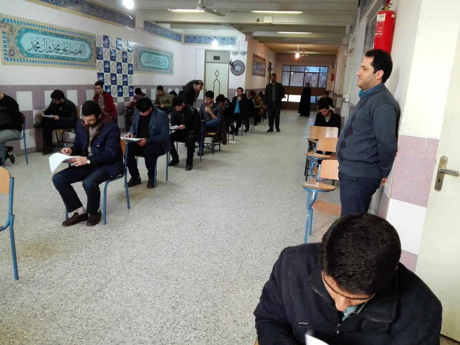 بازدید دکتر احد زاده از رونداجرائی  امتحانات نیمسال اول 95-96 درپردیس امام علی (ع)