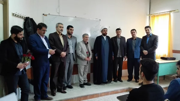 تجلیل از مقام شامخ معلم با حضور  مسئولین پردیس در کلاس استاد