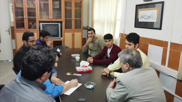 قرعه کشی  دیدار با مقام معظم رهبری دانشجو معلمان پردیس امام علی (ع)